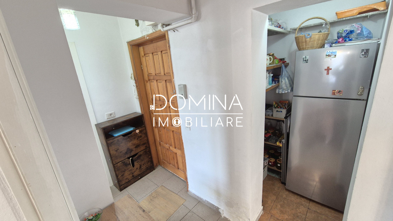 Vânzare apartament 3 camere, et. 3, str. Olari - zona Liceului Pedagogic