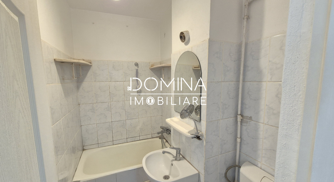 Vânzare apartament 3 camere, et. 3, str. Olari - zona Liceului Pedagogic