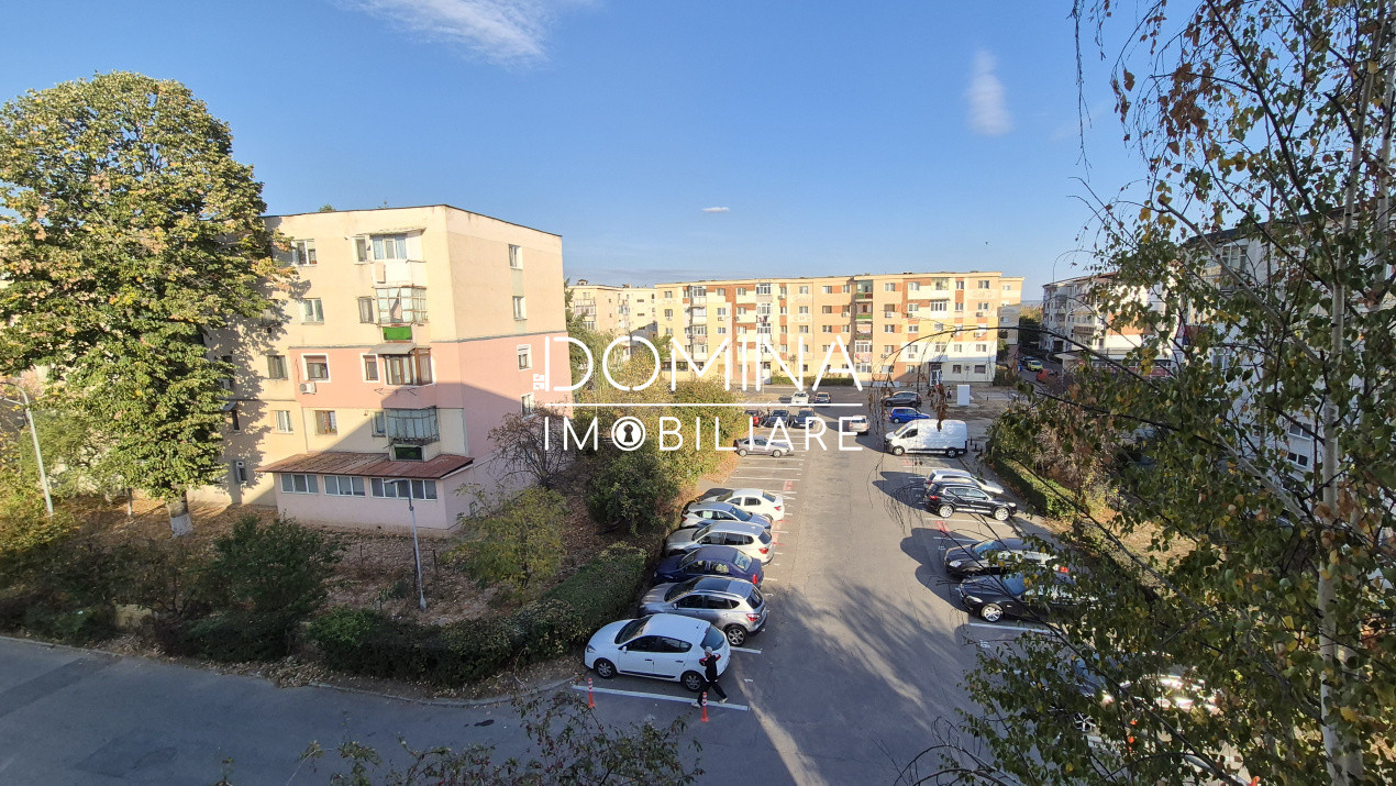Vânzare apartament 3 camere, et. 3, str. Olari - zona Liceului Pedagogic