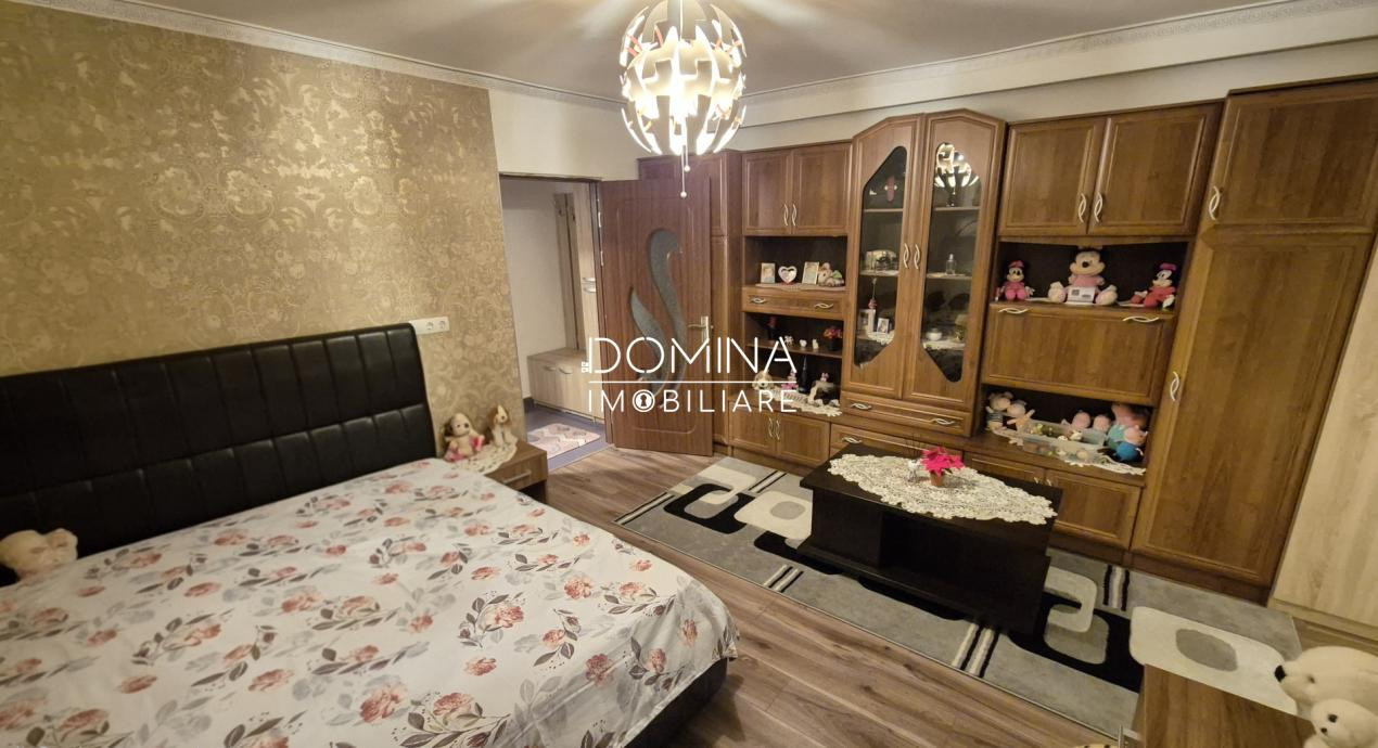 Vânzare garsonieră mobilată și utilată, parter, Aleea Plopilor, zona 9 Mai