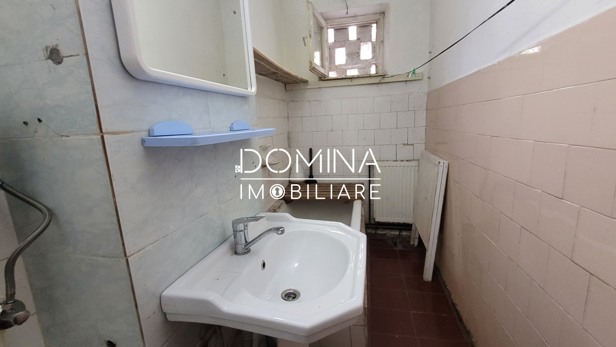 Vânzare apartament 2 camere, parter, liber, în Târgu-Jiu, strada Olari