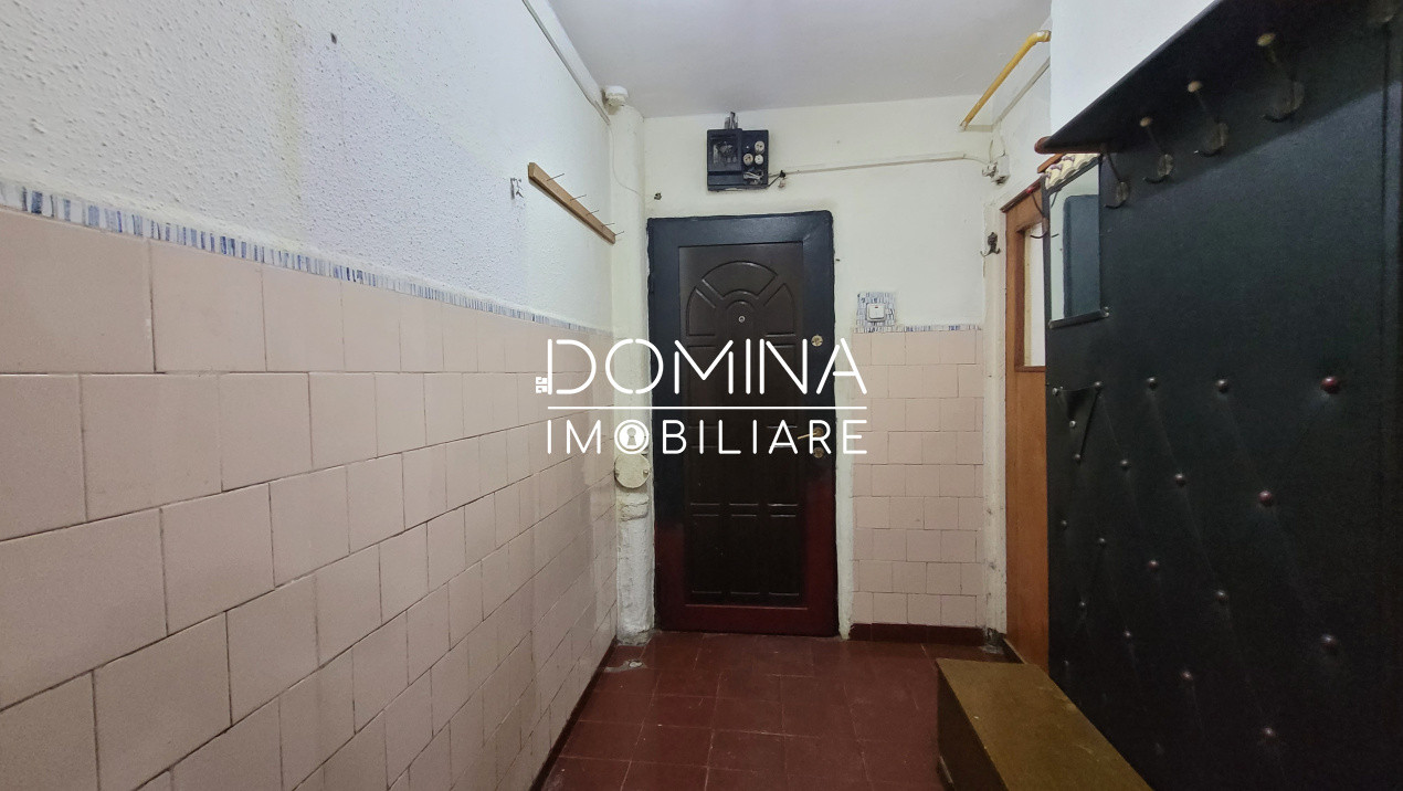 Vânzare apartament 2 camere, parter, liber, în Târgu-Jiu, strada Olari