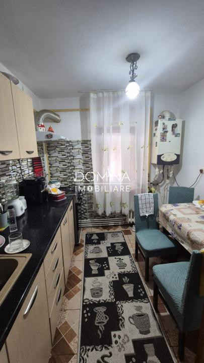 Vânzare apartament 3 camere, strada Nicolae Grigorescu - zona Debarcader