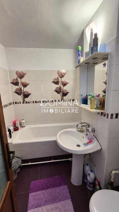 Vânzare apartament 3 camere, strada Nicolae Grigorescu - zona Debarcader