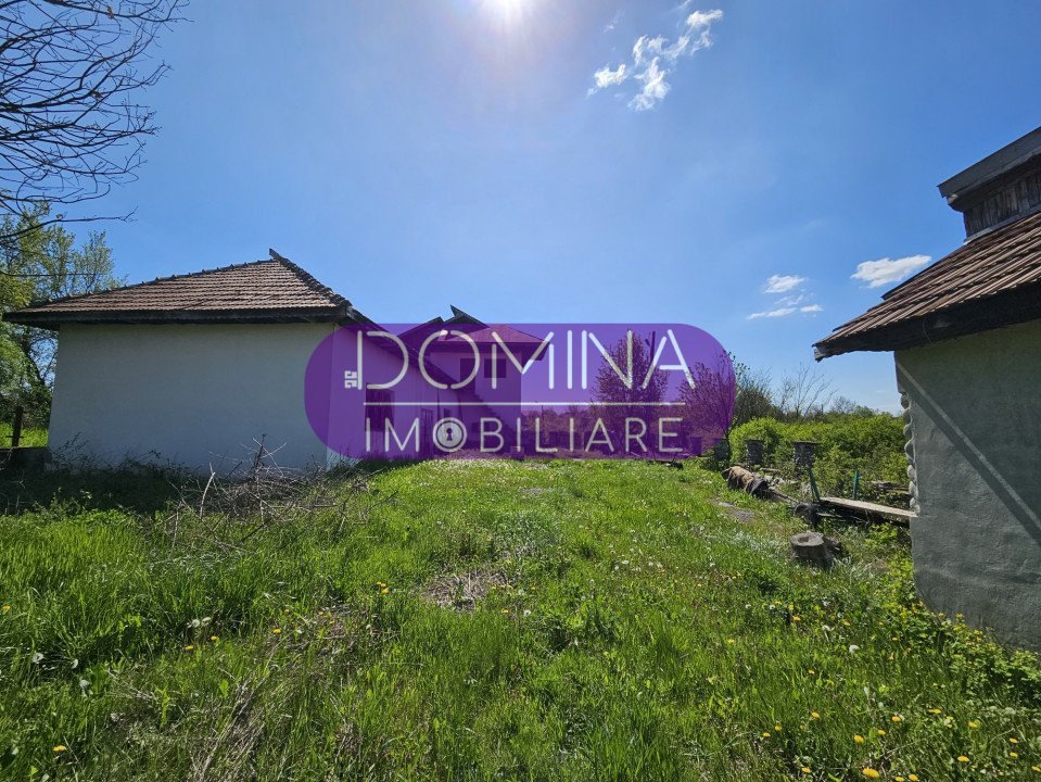Vânzare casă și teren situate în  Drăguțești, sat Tîlvești - zonă liniștită