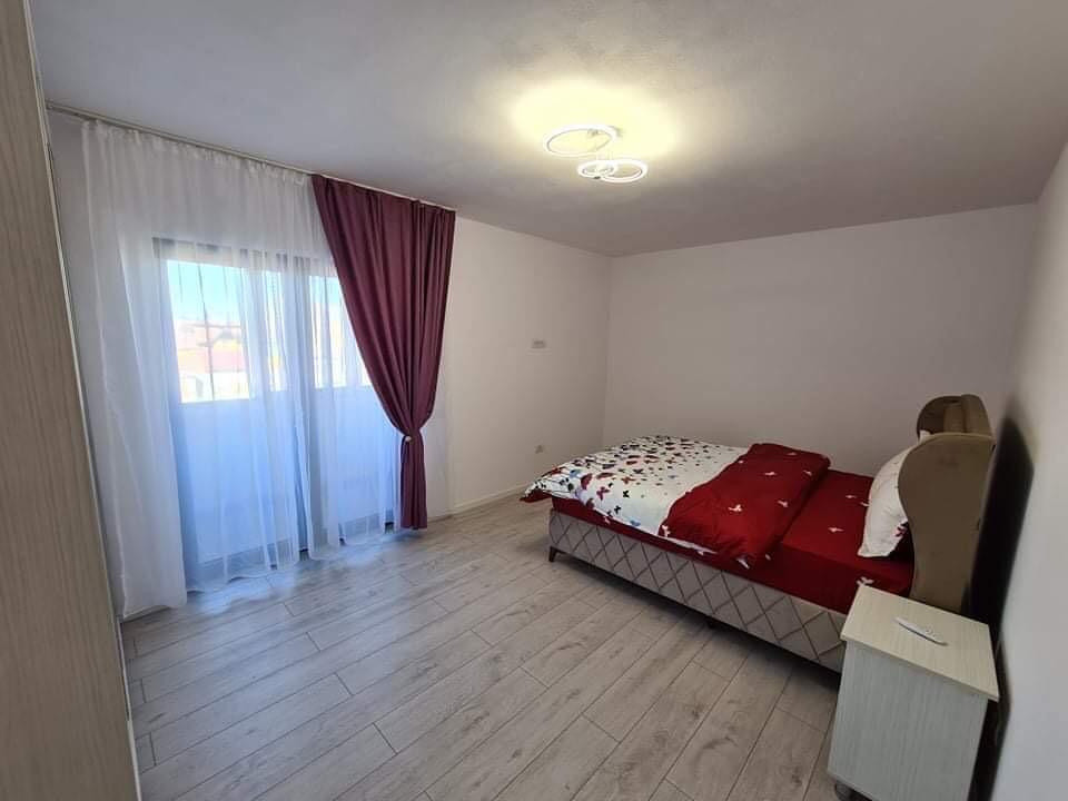 Vânzare garsonieră , 44 mp, situată în Târgu Jiu, Cartier Primăverii