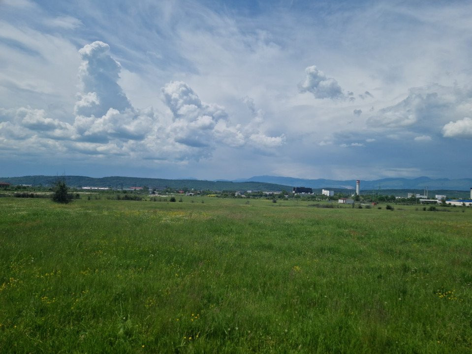 Vânzare teren extravilan, suprafață 7.000 mp, situat în Tg Jiu, str. Ciocârlau