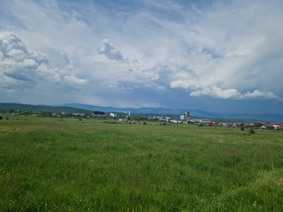 Vânzare teren extravilan, suprafață 7.000 mp, situat în Tg Jiu, str. Ciocârlau