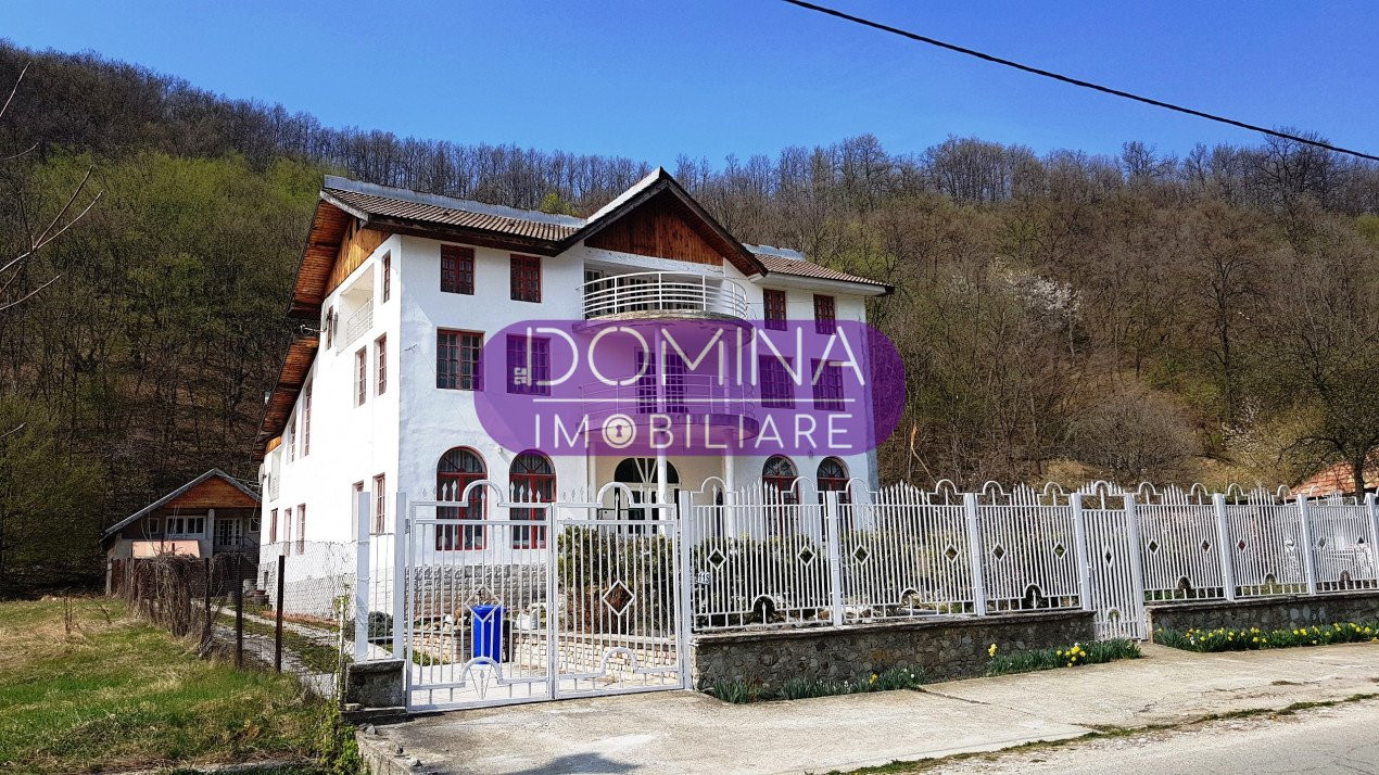 Vânzare vilă situată în stațiunea balneară Săcelu