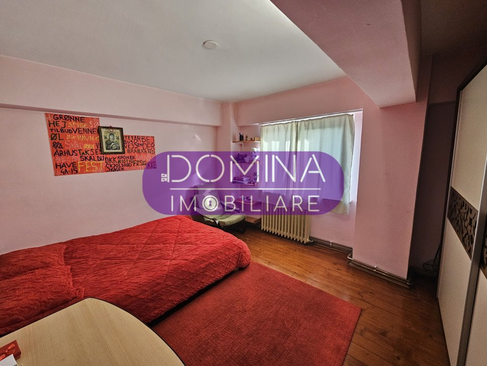 Vânzare apartament 3 camere, etaj 1, situat în Tg-Jiu, strada 23 August