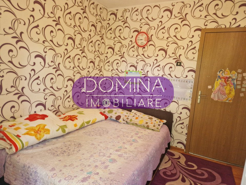 Vânzare apartament 4 camere transformat în 3 camere, etaj 2, str. 23 August