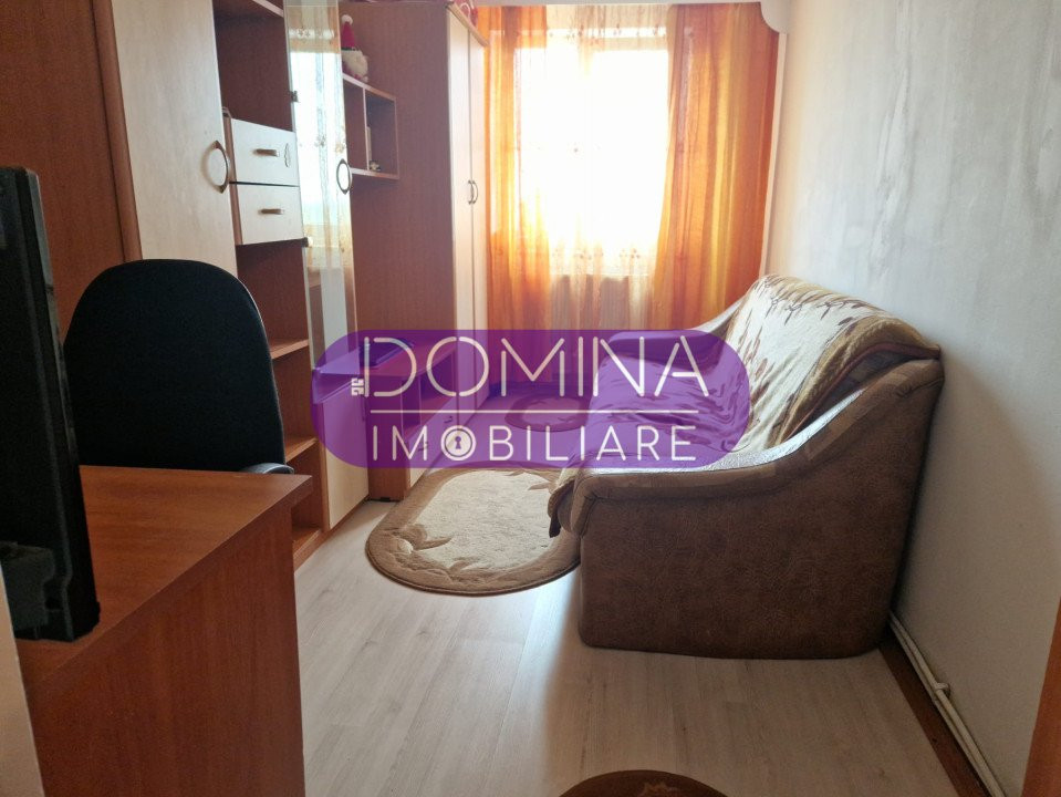 Vânzare apartament 2 camere, decomandat, situat în Târgu Jiu, strada Plopilor