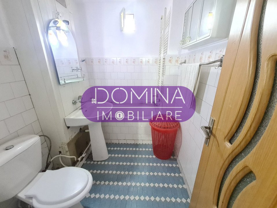 Vânzare apartament 3 camere situat în Târgu Jiu, strada 23 August