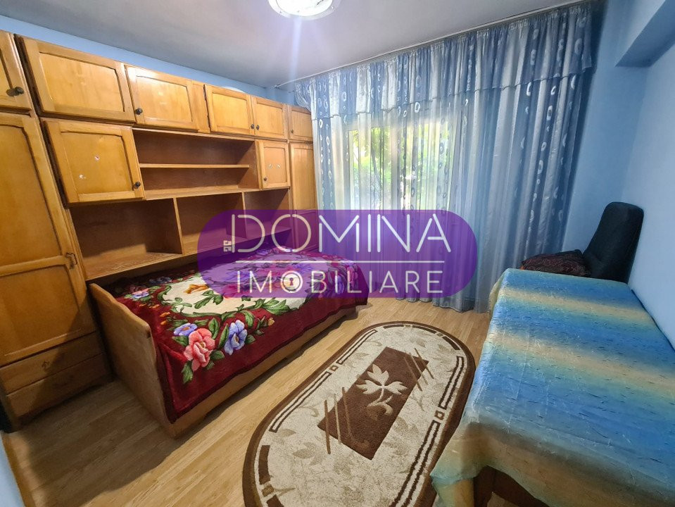 Vânzare apartament 3 camere situat în Târgu Jiu, strada 23 August