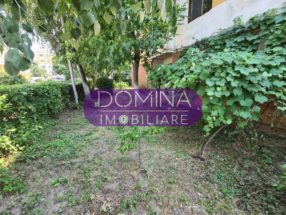 Vânzare apartament 3 camere situat în Târgu Jiu, strada 23 August