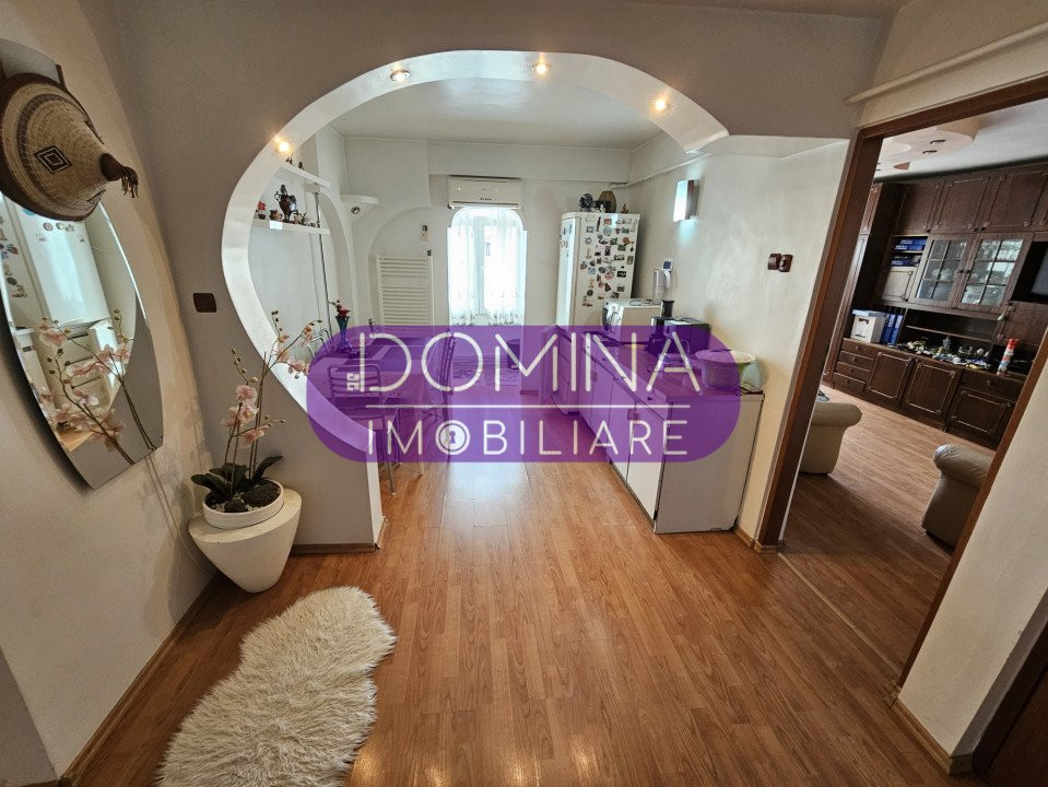 Vânzare apartament 2 camere, situat în Târgu Jiu, strada Revoluției 