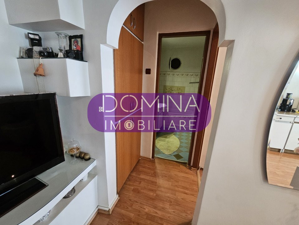 Vânzare apartament 2 camere, situat în Târgu Jiu, strada Revoluției 