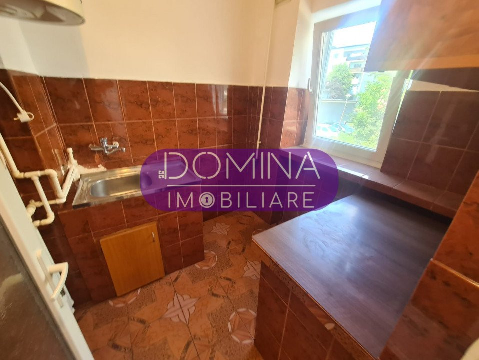 Vânzare garsonieră confort 1, situată în Târgu Jiu, etaj 1, strada Zambilelor