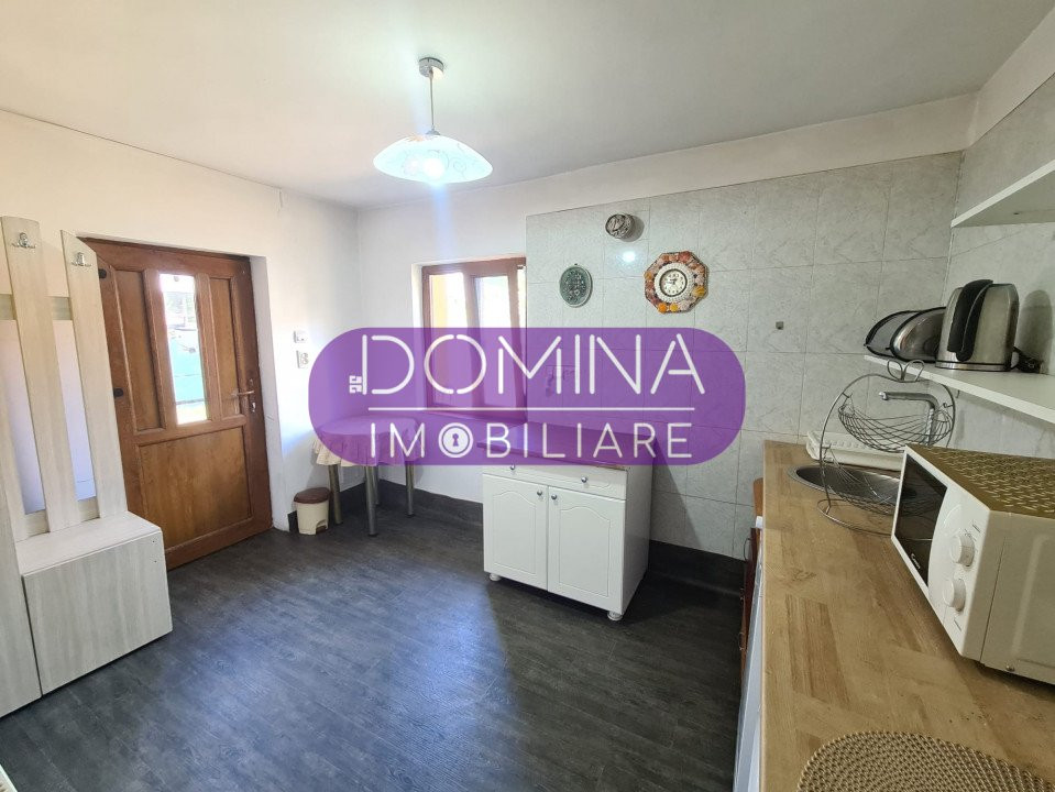 Vânzare casă situată în Târgu Jiu, strada Comuna din Paris - zonă centrală