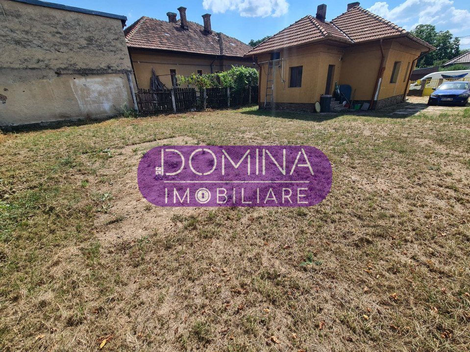 Vânzare casă situată în Târgu Jiu, strada Comuna din Paris - zonă centrală