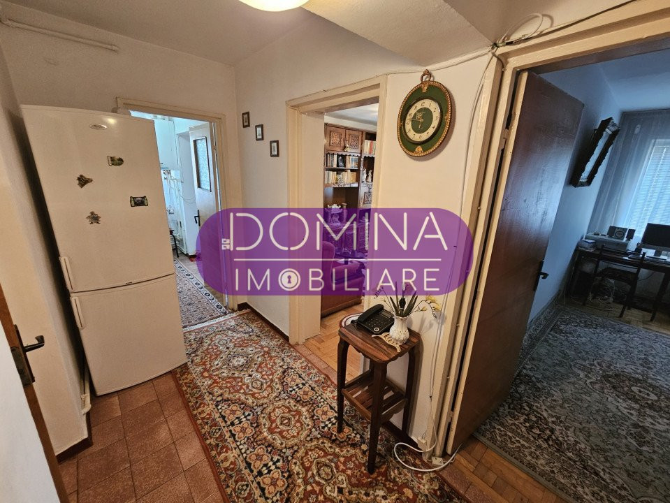 Vânzare apartament 3 camere, Aleea Plopilor - zona 9 Mai