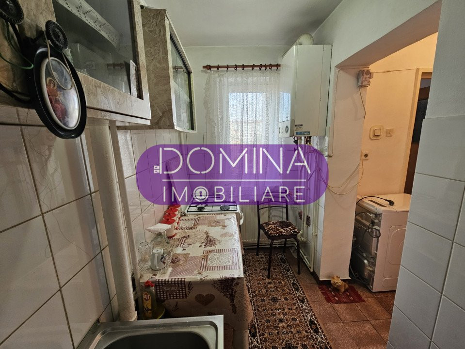 Vânzare apartament 3 camere, Aleea Plopilor - zona 9 Mai
