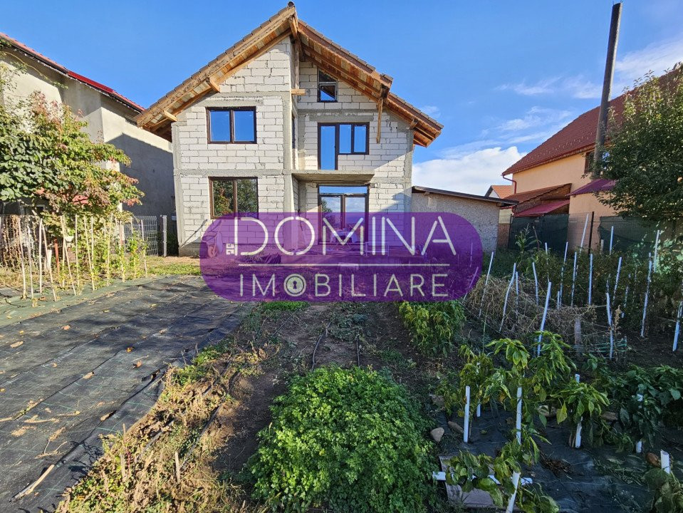 Vânzare casă P+M situată în Târgu Jiu, strada Elvira Godeanu - cartier Preajba