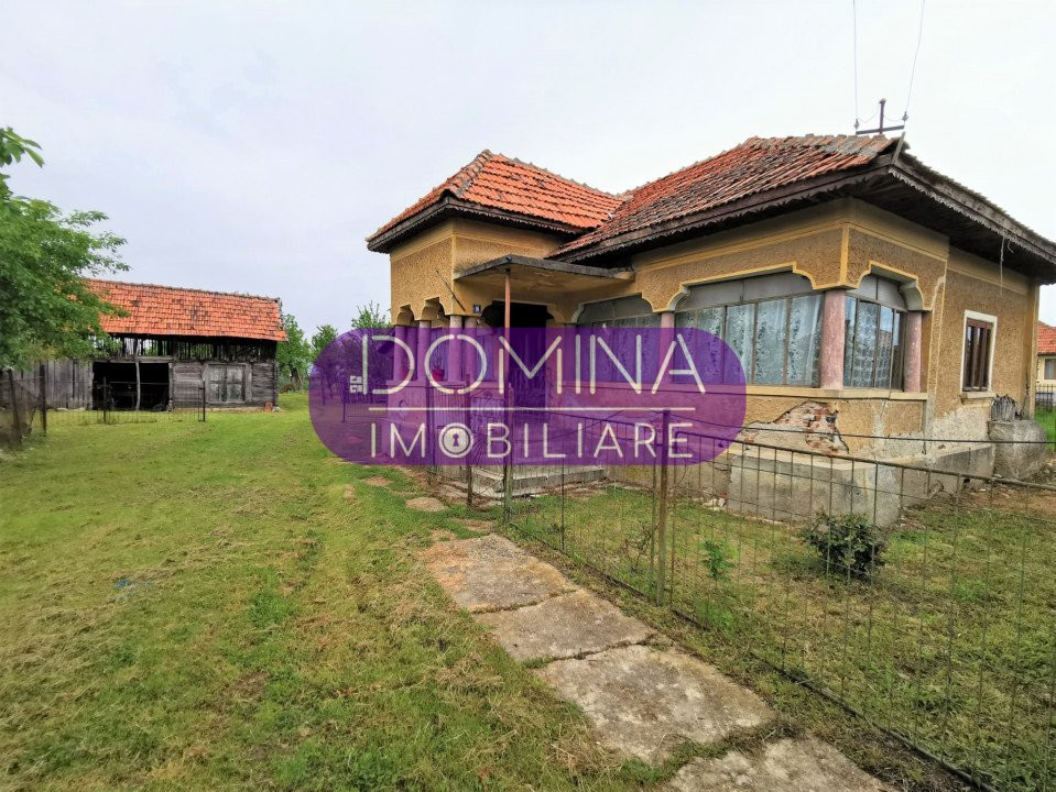 Vânzare casă + terenuri în apropierea orașului Târgu Cărbunești, sat Curteana