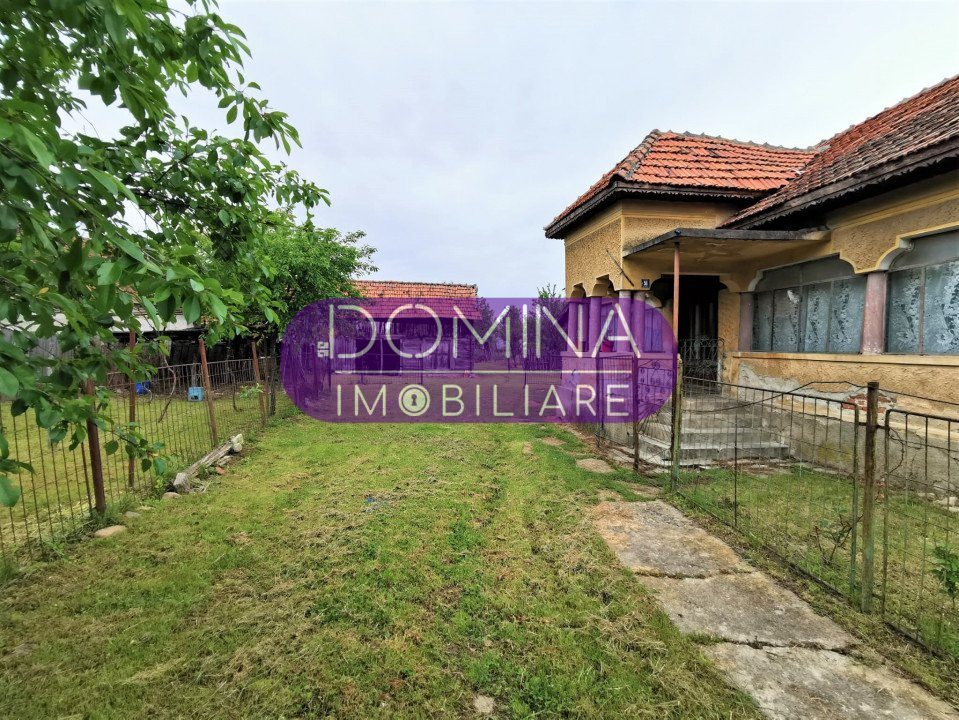 Vânzare casă + terenuri în apropierea orașului Târgu Cărbunești, sat Curteana