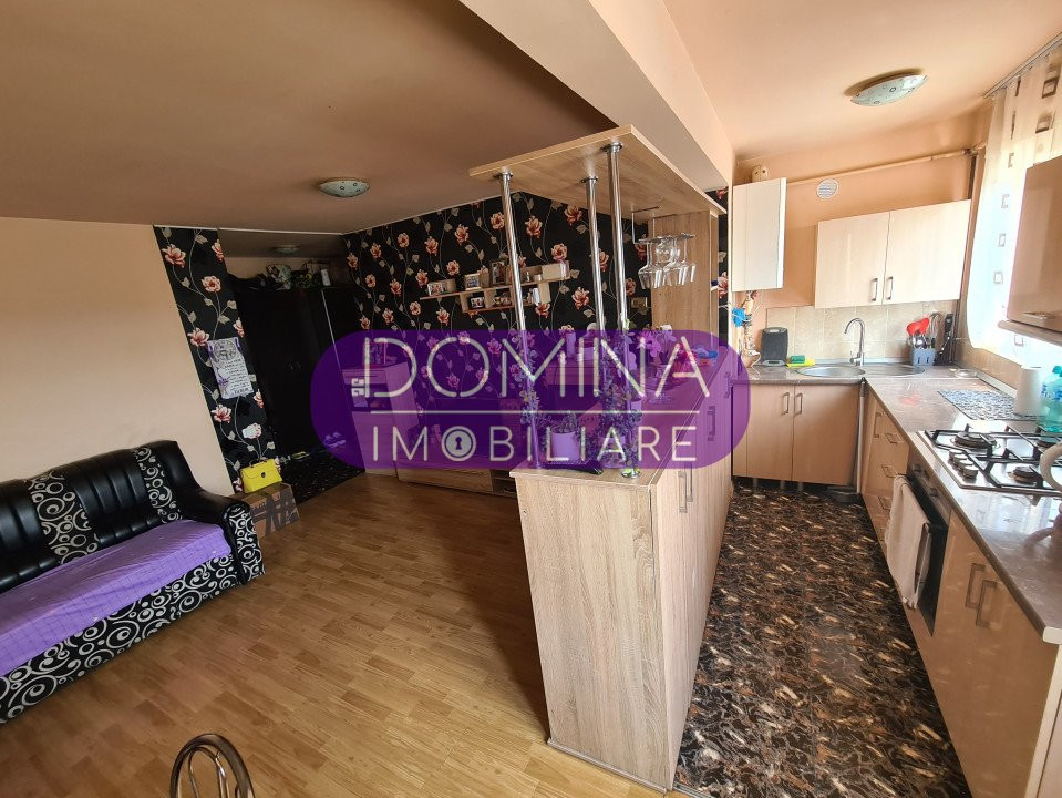 Vânzare apartament 3 camere situat în Târgu Jiu, Strada 9 Mai (zona Mall)