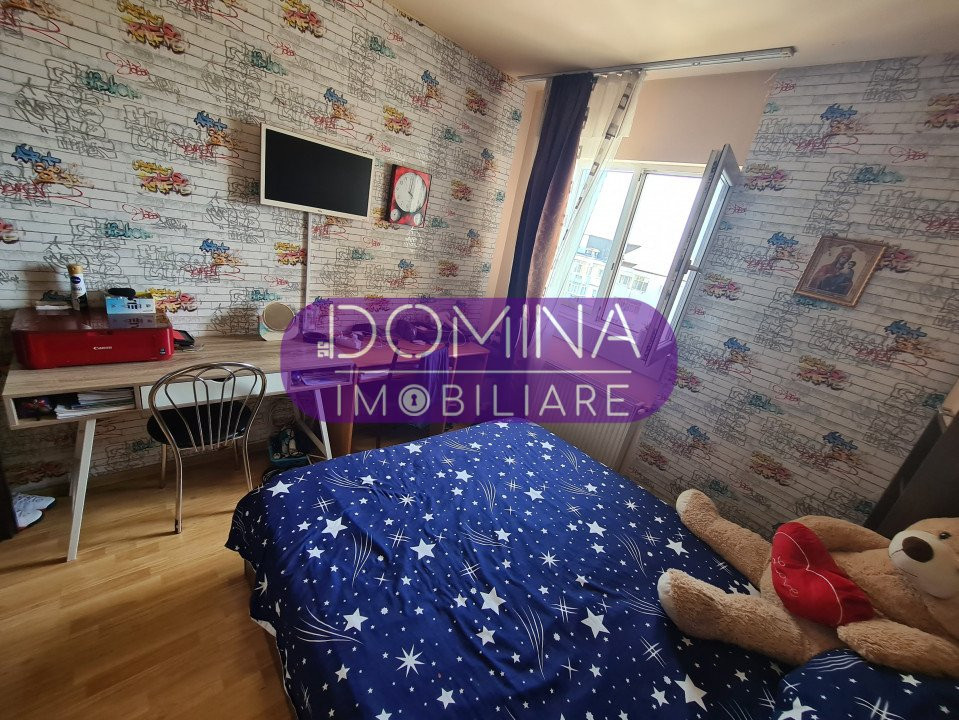 Vânzare apartament 3 camere situat în Târgu Jiu, Strada 9 Mai (zona Mall)