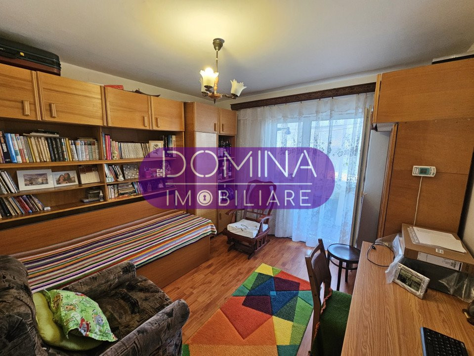 Vânzare apartament 3 camere primitor situat în Târgu Jiu, strada 23 August