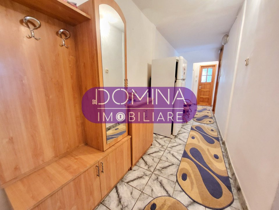 Vânzare apartament 3 camere decomandat, 70 mp,  situat în Tg. Jiu, str. A.I.Cuza