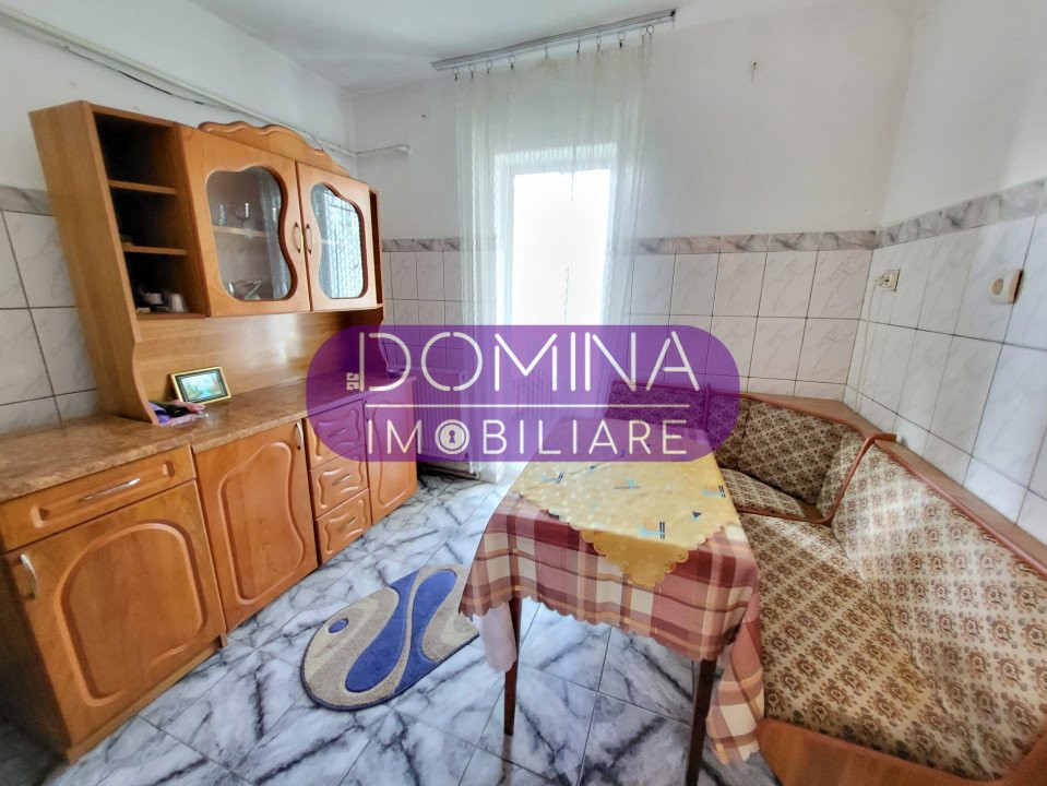 Vânzare apartament 3 camere decomandat, 70 mp,  situat în Tg. Jiu, str. A.I.Cuza