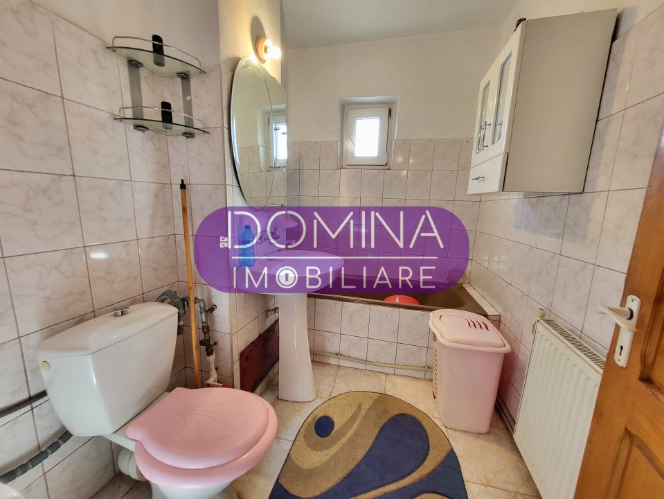 Vânzare apartament 3 camere decomandat, 70 mp,  situat în Tg. Jiu, str. A.I.Cuza