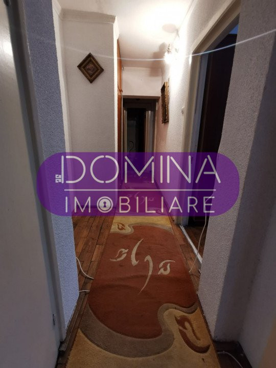 Vânzare apartament 4 camere, teren şi garaj, în Târgu Jiu, cartier Traian