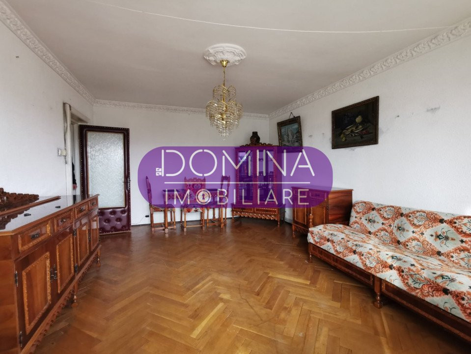 Vânzare apartament 4 camere, teren şi garaj, în Târgu Jiu, cartier Traian