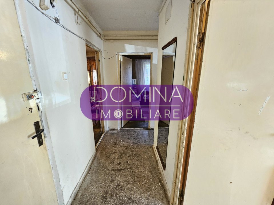 Vânzare apartament 3 camere, situat în Târgu Jiu, strada Mioriței 