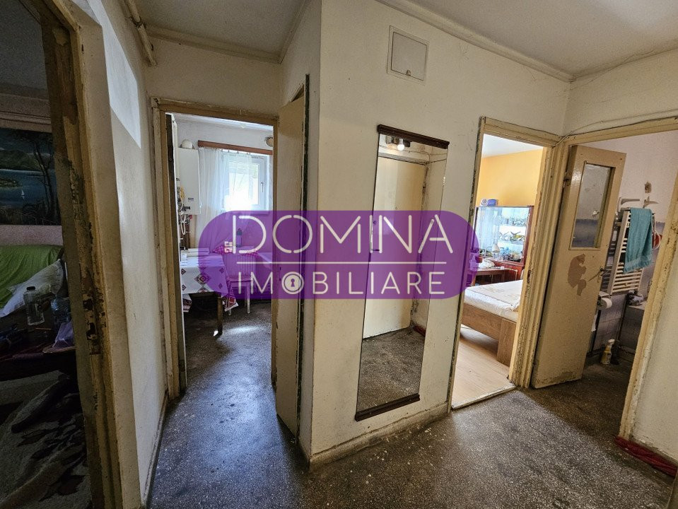 Vânzare apartament 3 camere, situat în Târgu Jiu, strada Mioriței 