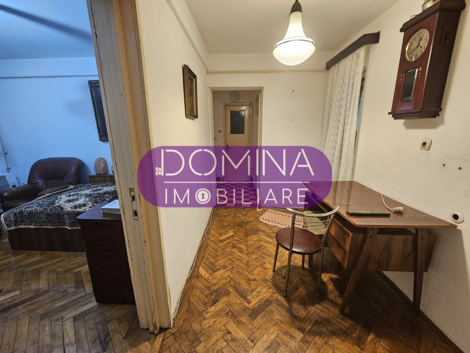 Vânzare apartament 3 camere - strada Nicolae Bălcescu - zonă centrală		