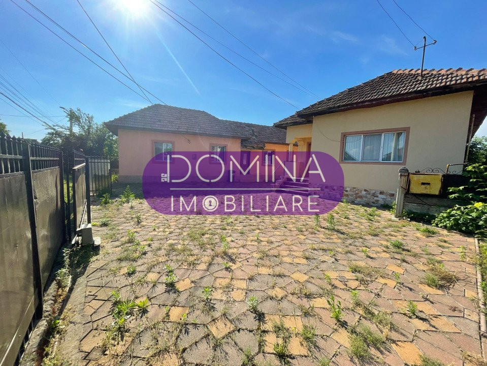Vânzare casă, str. Petrești, la 1 km distanță de Parcul ”Coloana Infinitului” 