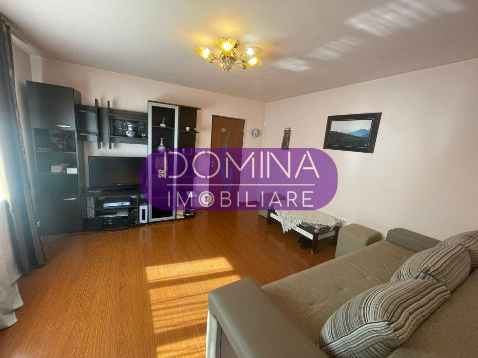 Vânzare casă, str. Petrești, la 1 km distanță de Parcul ”Coloana Infinitului” 