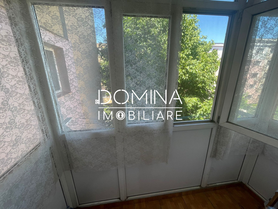 Vânzare apartament 3 camere, etaj 3, situat în Târgu Jiu, strada Slt. Ion Fota