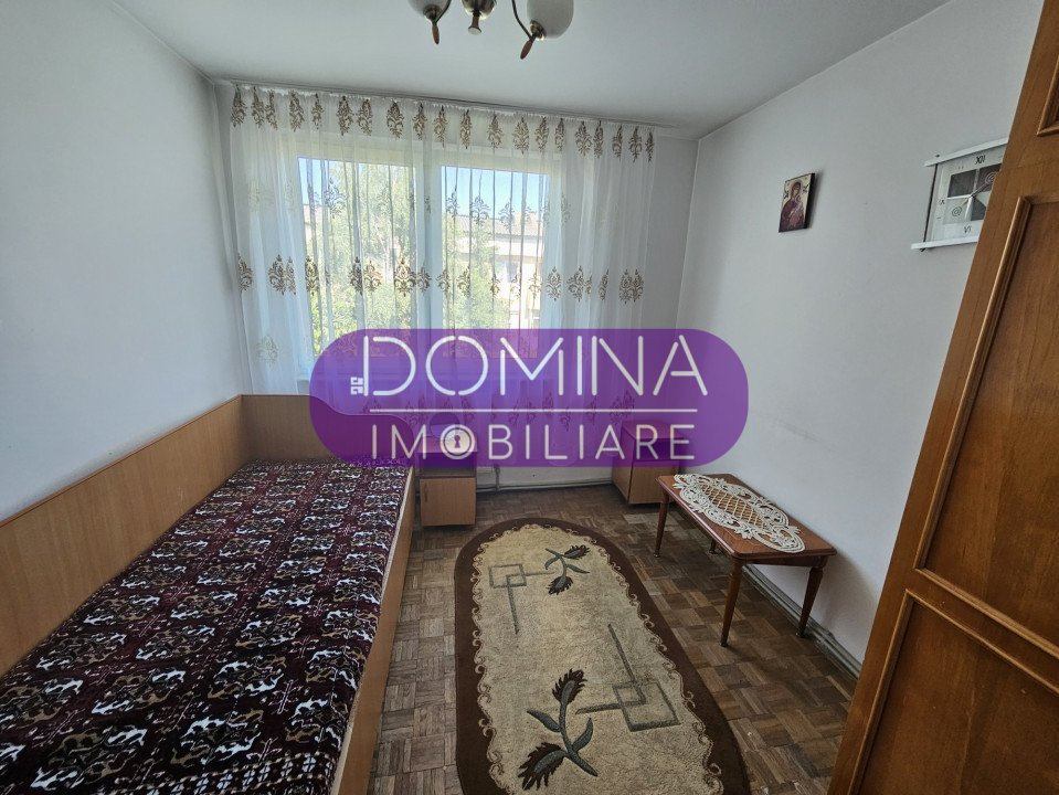 Vânzare apartament 3 camere, situat în Târgu Jiu - Aleea Garofiței