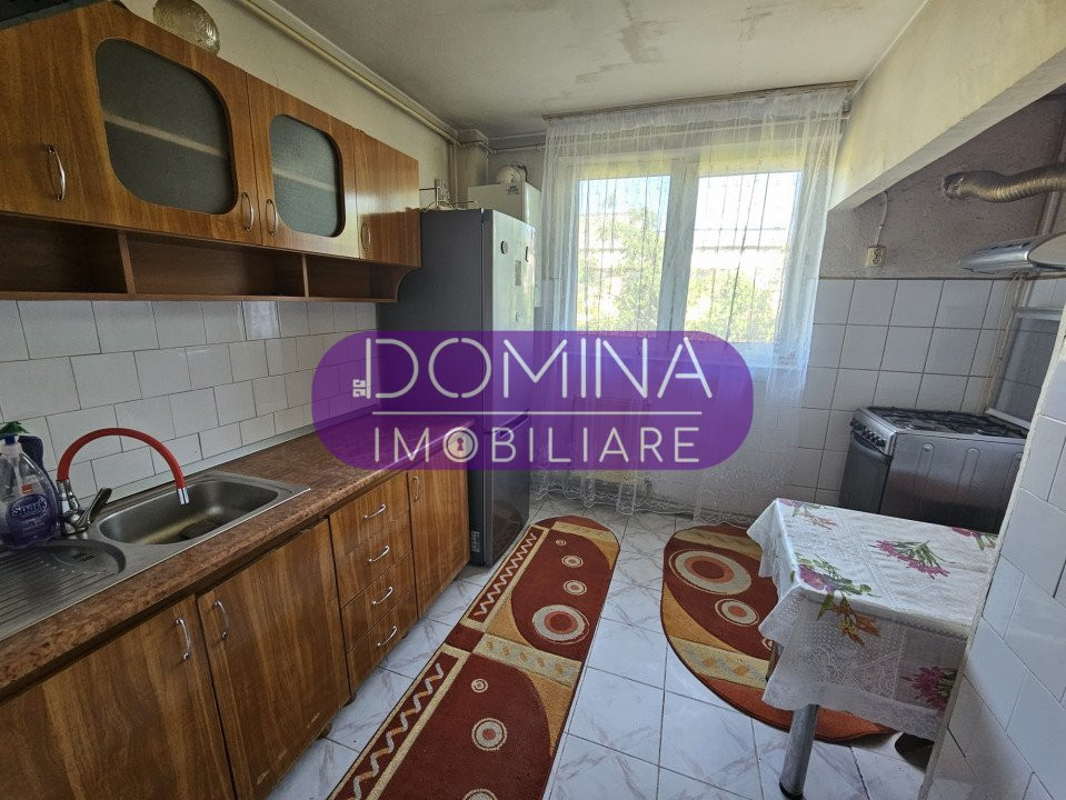 Vânzare apartament 3 camere, situat în Târgu Jiu - Aleea Garofiței