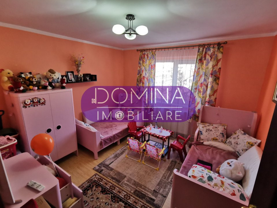 Vânzare apartament central cu 2 camere, situat în Târgu Jiu, strada Cerna