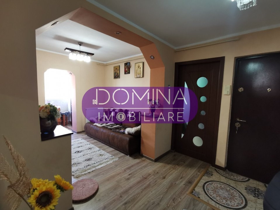 Vânzare apartament central cu 2 camere, situat în Târgu Jiu, strada Cerna