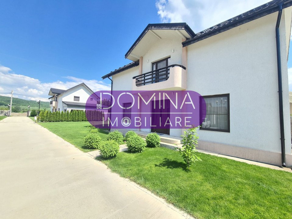 Vânzare casă cu piscină, în cartier privat  - zona Dumbrava