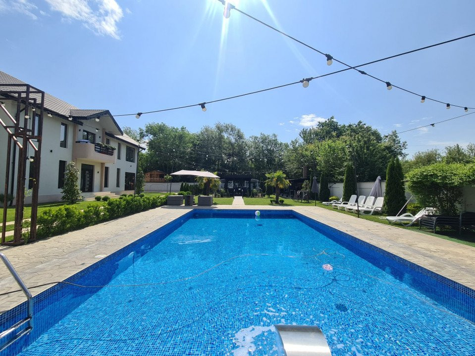 Vânzare casă cu piscină, în cartier privat - zona Dumbrava