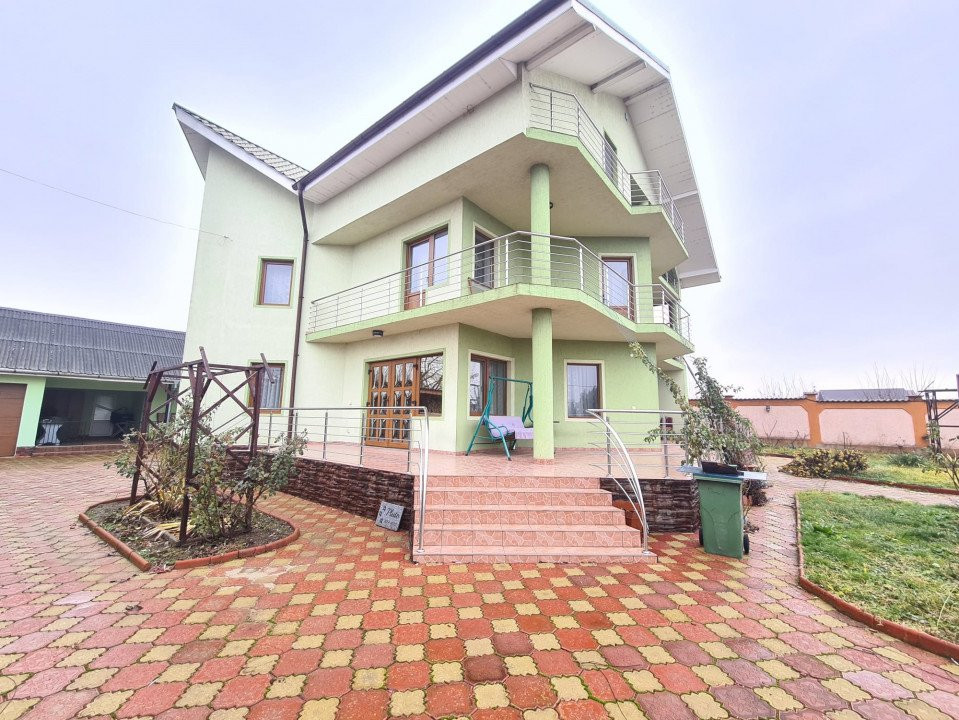 Vânzare proprietate impunătoare, situată în comuna Telești, sat Telești